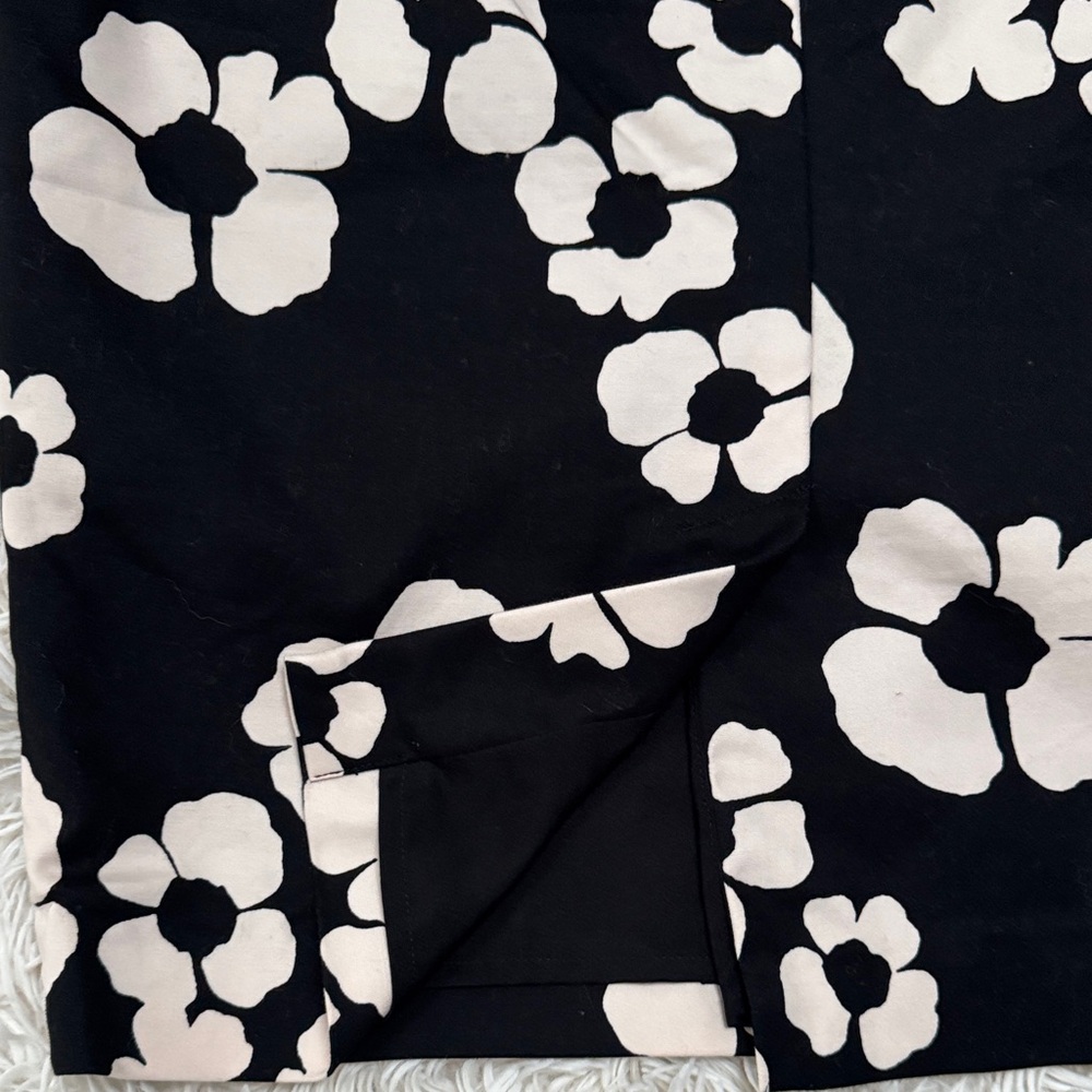 Loft Floral Pencil Skirt 💗  Black & Ivory - Picture 11 of 13